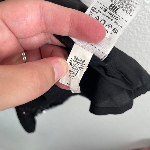 NWT GAP sequins stripe dress size S // 2358 - Picture 7 of 8